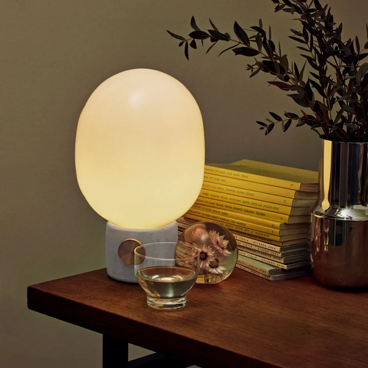 Audo - JWDA Table lamp, light gray concrete / brass