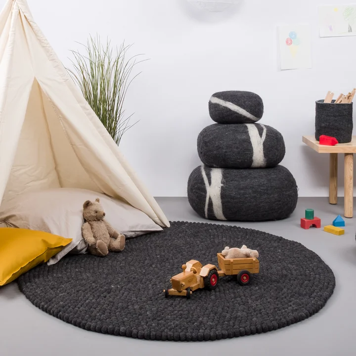 myfelt - Pebble pouf Hugo dark gray mottled