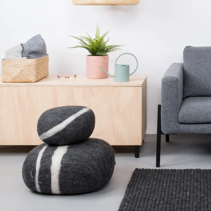 myfelt - Pebble pouf Hugo dark gray mottled