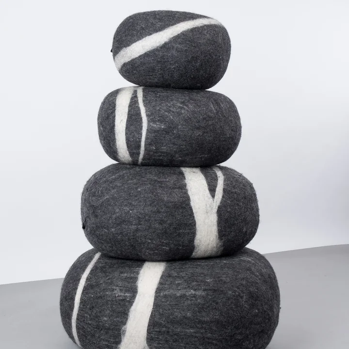 myfelt - Pebble pouf Hugo dark gray mottled