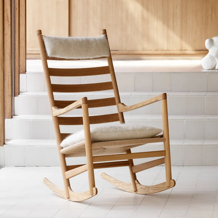 CH45 Rocking chair, oak with seat and neck cushion from Carl Hansen