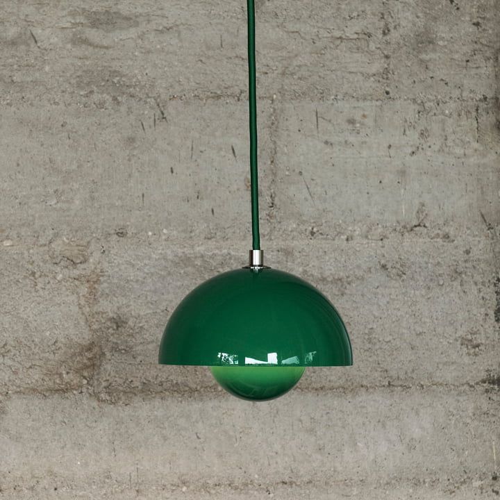 FlowerPot Pendant light VP10, signal green from & Tradition