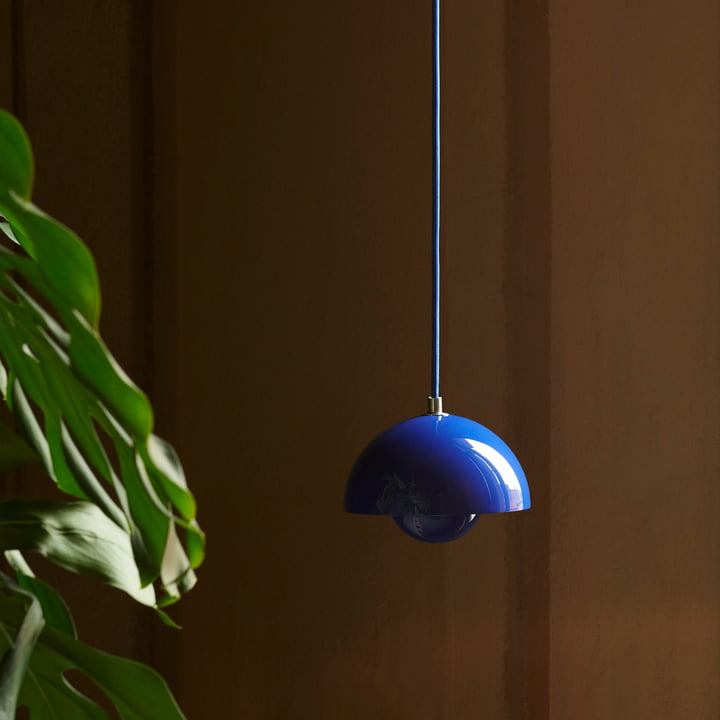 FlowerPot Pendant light VP10, cobalt blue from & Tradition