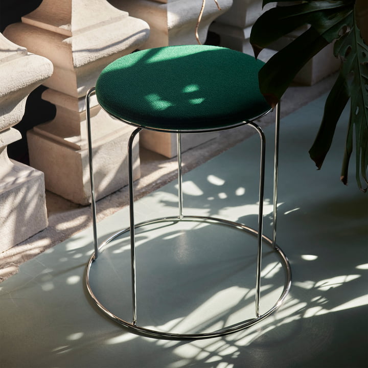 Wire Stool with seat cushion VP11, stainless steel / dark green (Kvadrat Hallingdal 944) by & Tradition