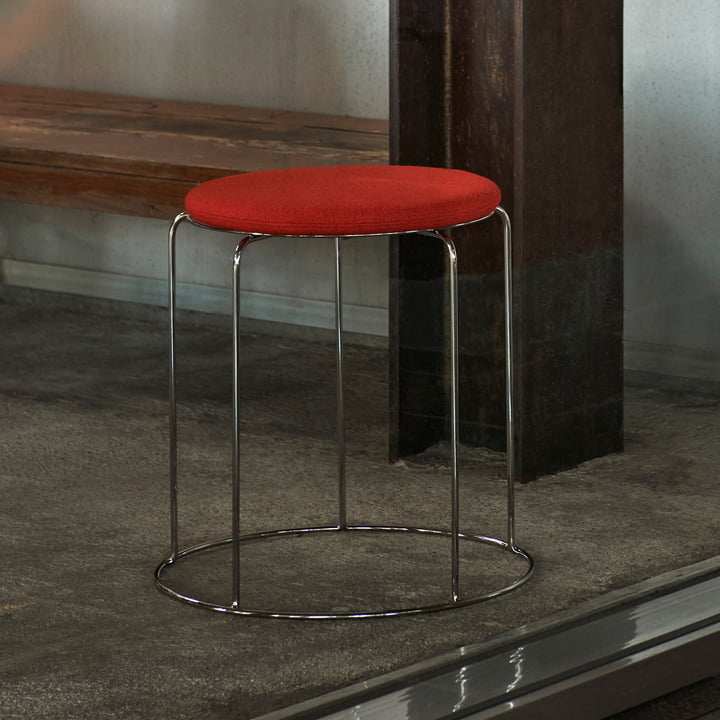 Wire Stool with seat cushion VP11, stainless steel / red orange (Kvadrat Hallingdal 600) by & Tradition