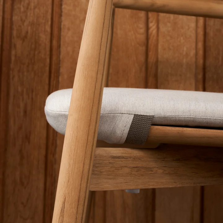 Embrace Garden armchair, untreated teak from Carl Hansen