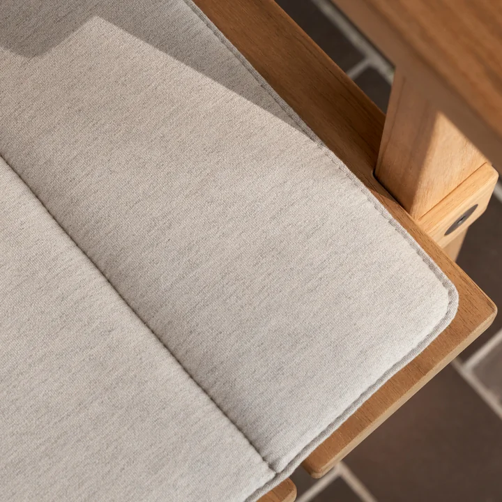 GL101 Cover for garden bench, gray (Agora Liso life oat) by Carl Hansen