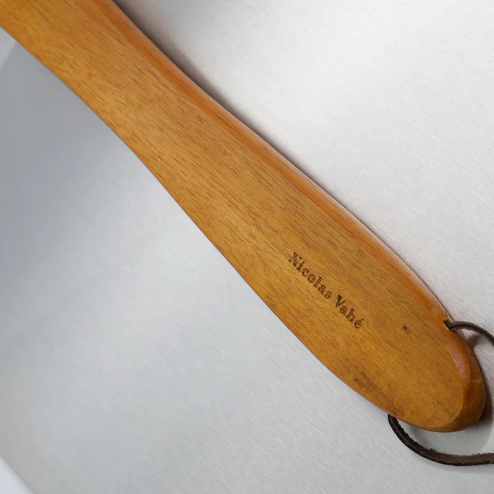 Pizza peel with adjustable handle from Nicolas Vahé