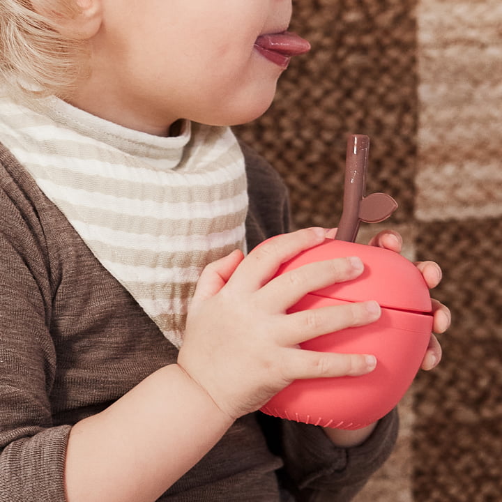 Apple cup with straw from OYOY Mini