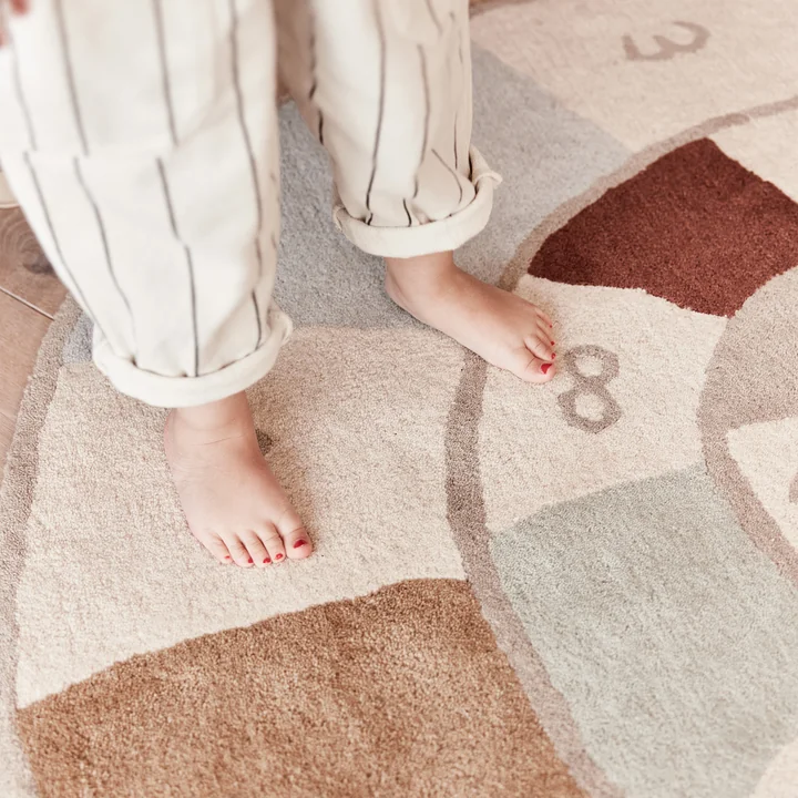 Nautilus Rug, beige / white from OYOY Mini