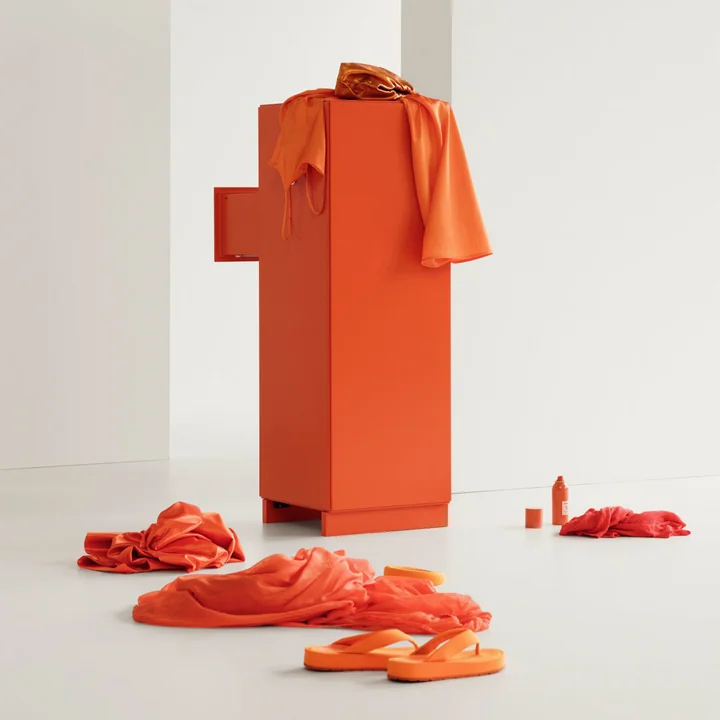 String - Relief Chest of drawers with plinth