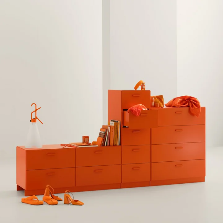 String - Relief Chest of drawers with plinth