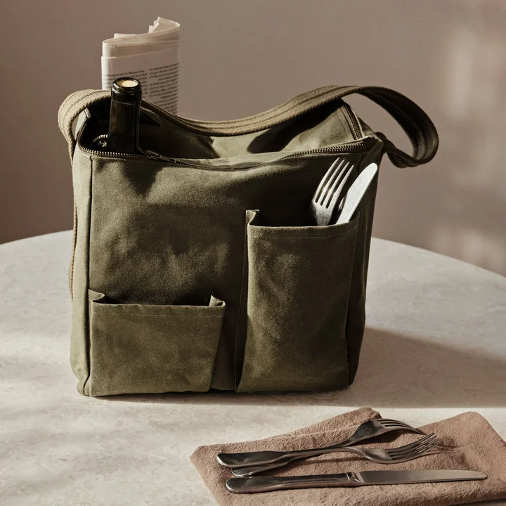 Bark Picnic bag, olive by Ferm Living