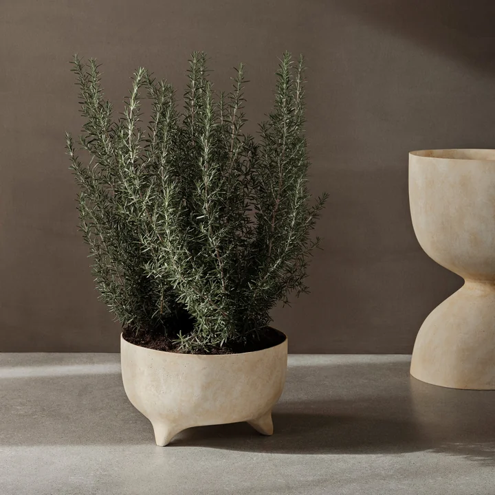 Ferm Living - Evoke Flower pot small, Ø 44 x H 27 cm, warm sand