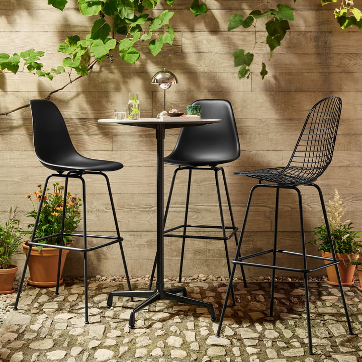 Eames Fiberglass Bar stool, high, basic dark from Vitra