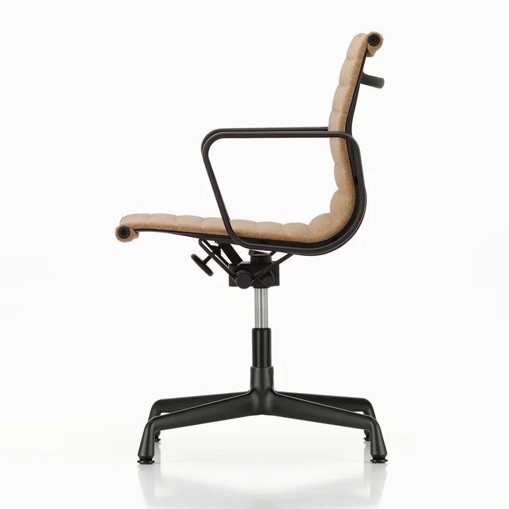 EA 132 Office chair with armrests deep black, swivel, Cosy 2, papyrus from Vitra