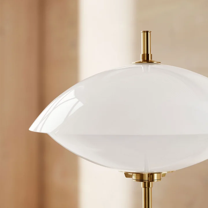 Clam Floor lamp from Fritz Hansen