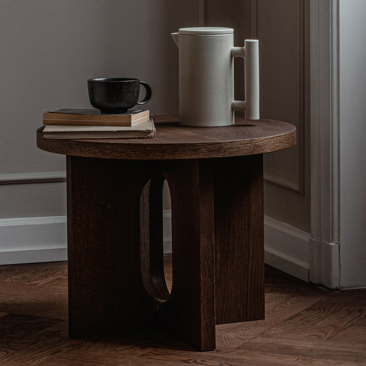 Androgyne Side table Ø 50 cm, walnut from Audo