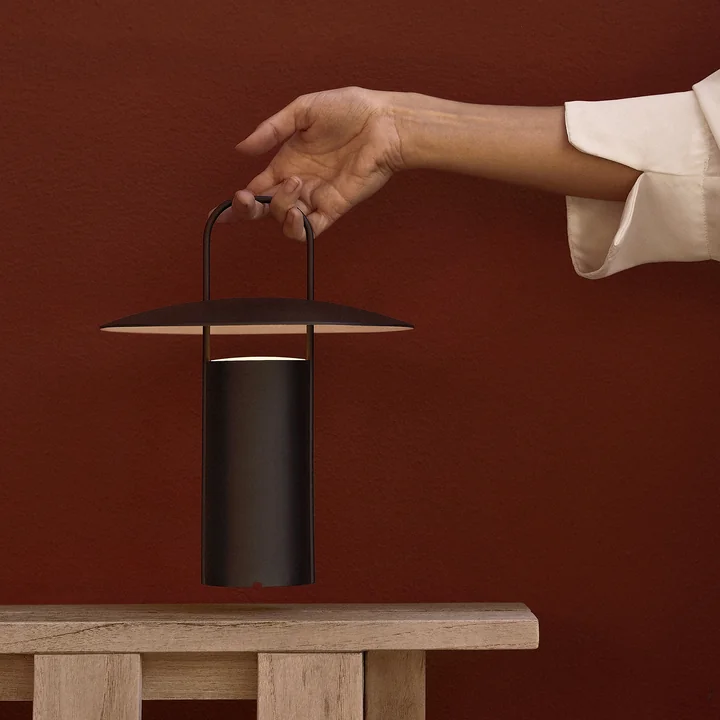 The Ray battery lamp from Audo