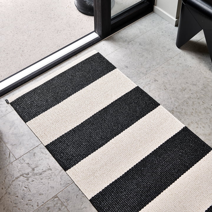 Bob Rug, black / vanilla from Pappelina