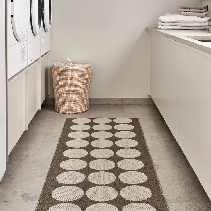 Hugo Rug, walnut / linen from Pappelina