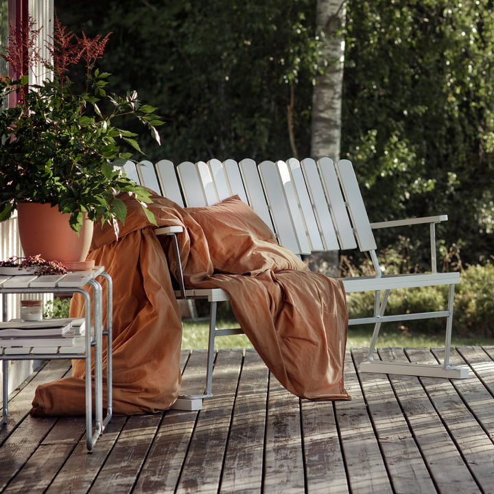 6 Garden bench 140 x 85 cm, white lacquered oak from Grythyttan