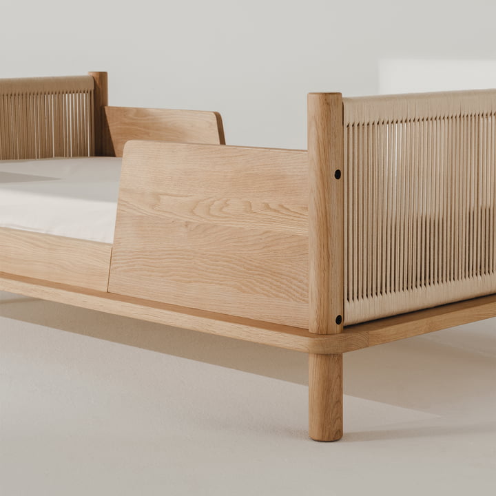 Nobodinoz - Latitude Evolutive Junior bed with fall-out protection, 70 x 140 cm, natural oak