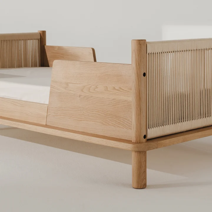 Nobodinoz - Latitude Evolutive Junior bed with fall-out protection, 70 x 140 cm, natural oak