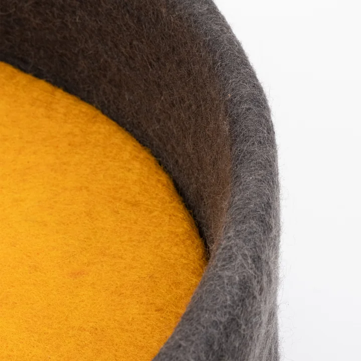 Kuno Cat basket, inlay ochre yellow from myfelt
