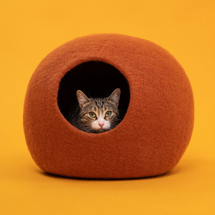 Lora cat cave, rust red from myfelt