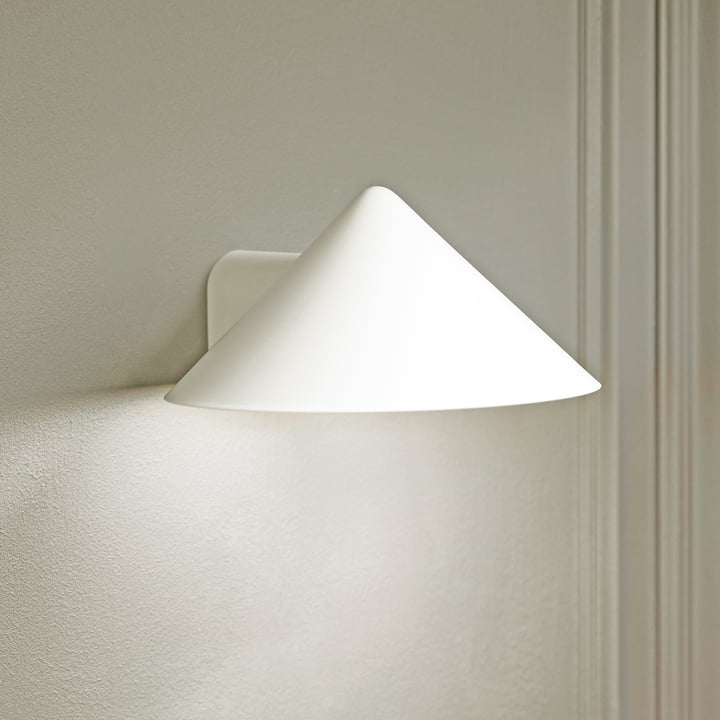 Grasp LED rechargeable wall light, matt white by Frandsen