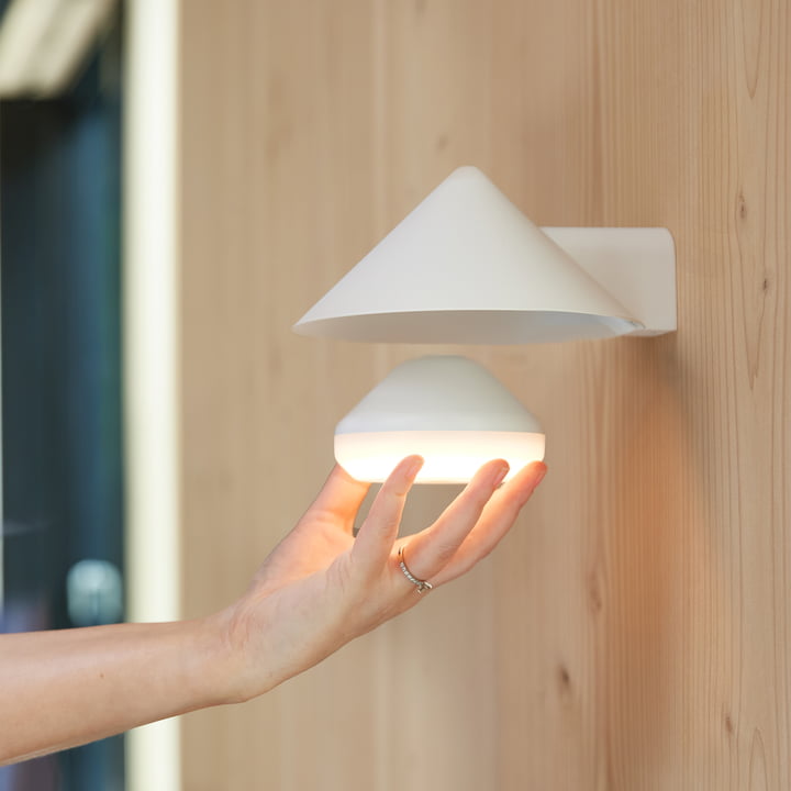 Grasp LED rechargeable wall light, matt white by Frandsen