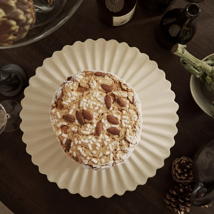 Fountain cake plate, off-white by Ferm Living