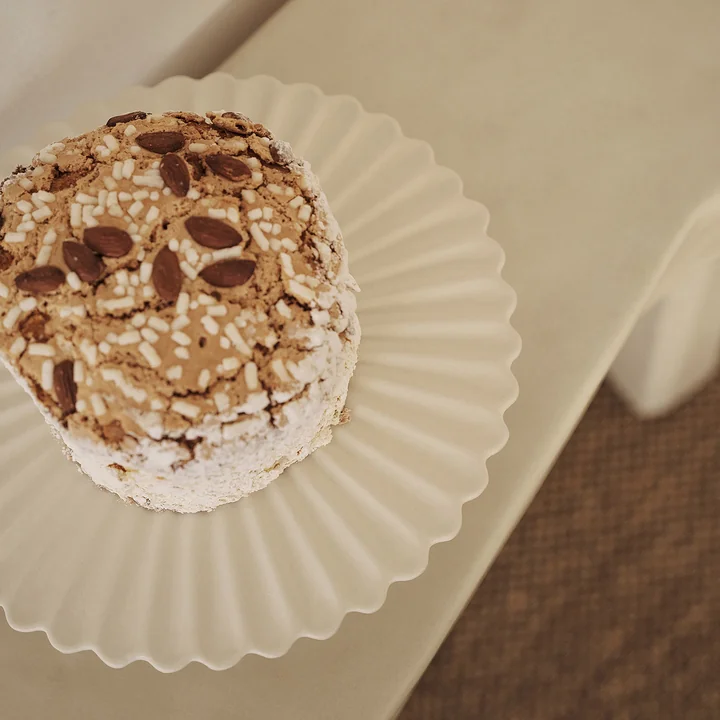 Fountain cake plate, off-white by Ferm Living