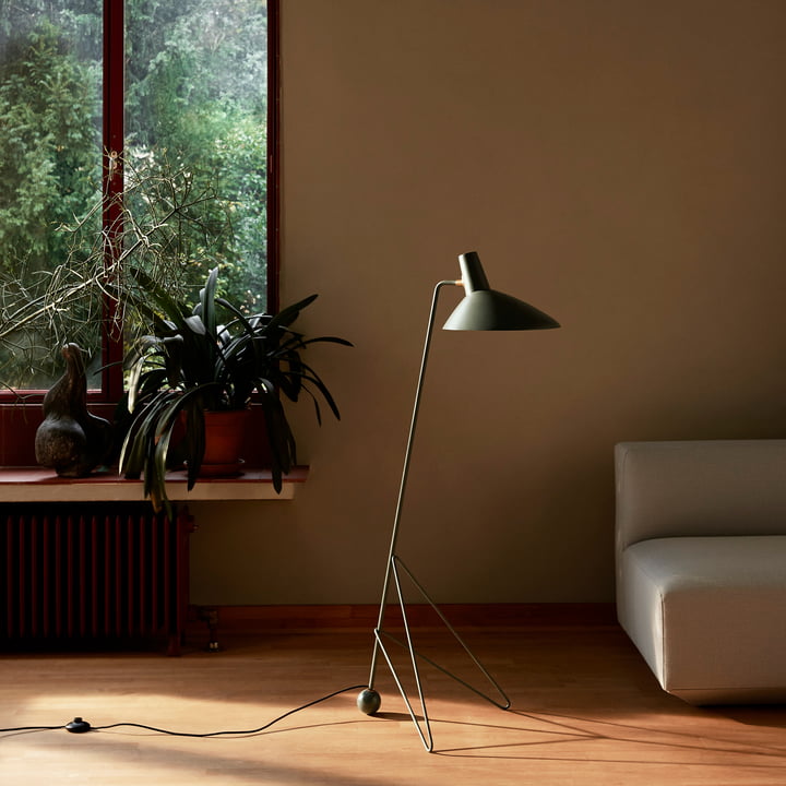 Tripod HM8 Floor lamp from & Tradition