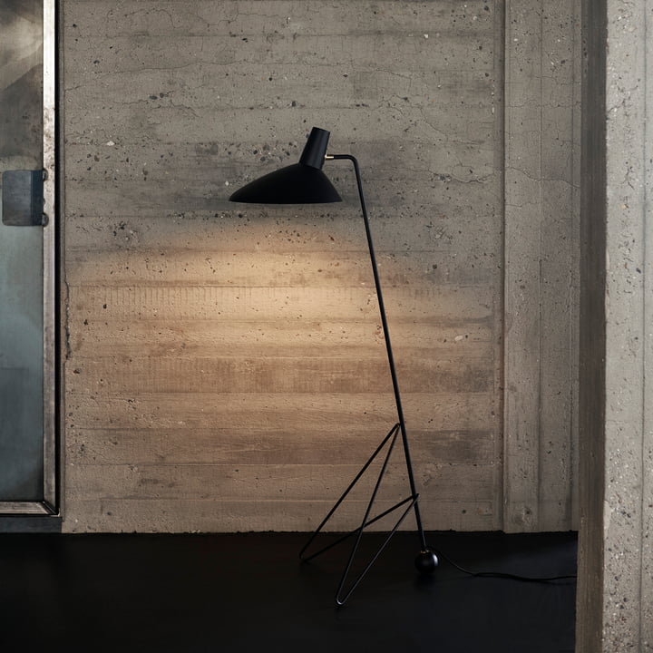 Tripod HM8 Floor lamp from & Tradition