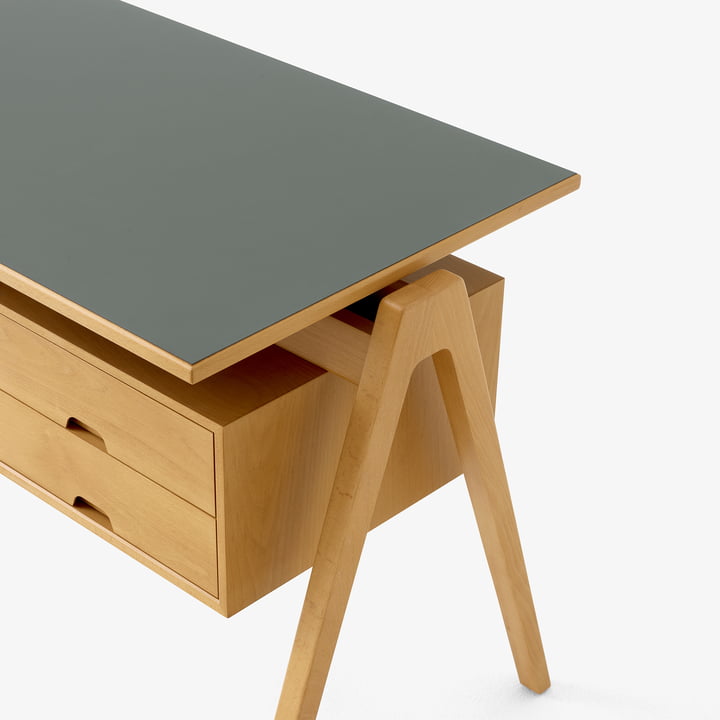 Daystak RD3 desk from & Tradition