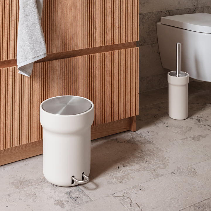 Citadel pedal bin, 5 l, toilet brush, sand by Eva Solo