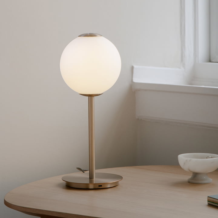 Audrey LED table lamp, brass by Umage