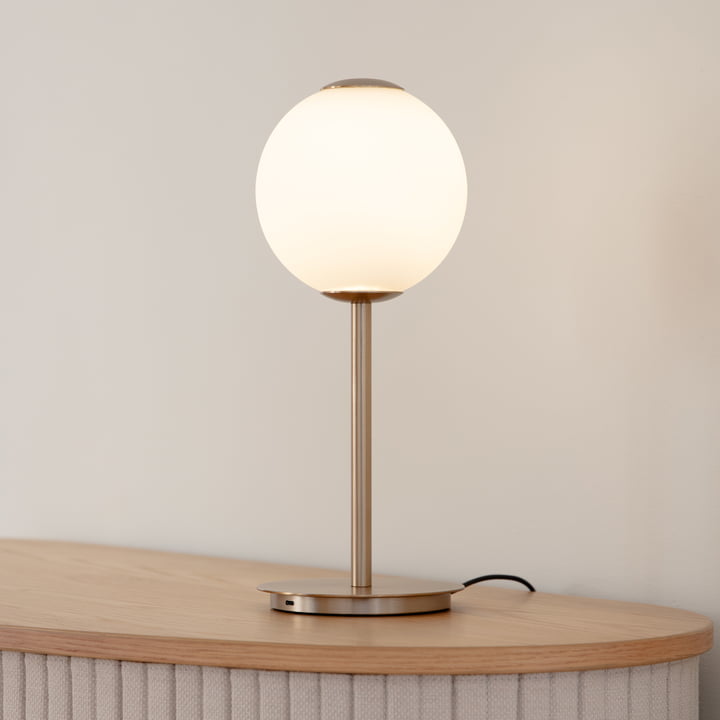 Audrey LED table lamp, brass by Umage