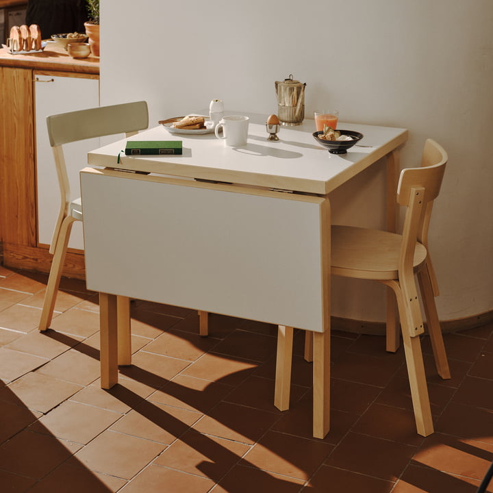 Artek - Aalto DL81C folding dining table, H x L 74 x 79 / 112.5 cm, white