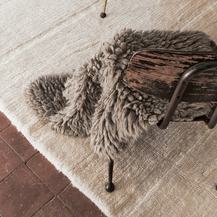 Woolly wool rug from Lorena Canals in sheep gray