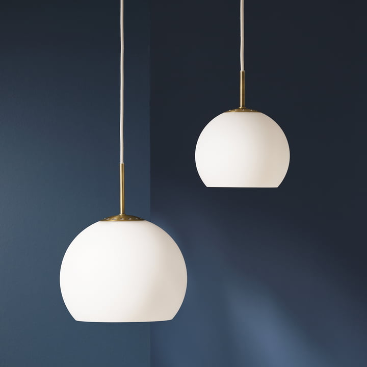 Frandsen - Ball pendant light glass Ø 18 cm and Ø 25 cm, opal white