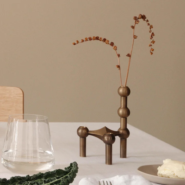 Stoff Nagel - Vase, burnished brass