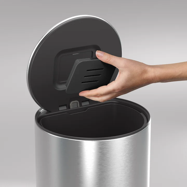 Joseph Joseph - Arc Pedal bin, detail
