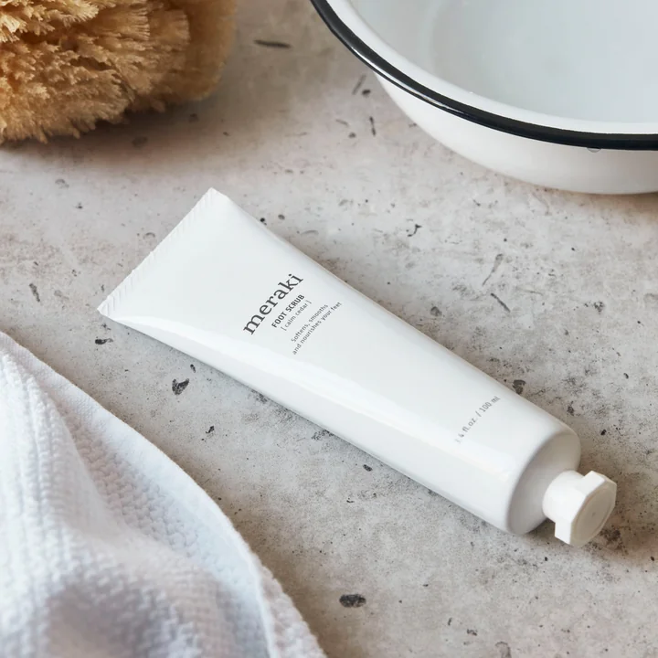 Meraki - Organic foot scrub, Calm cedar, 100 ml, Cosmos Organic