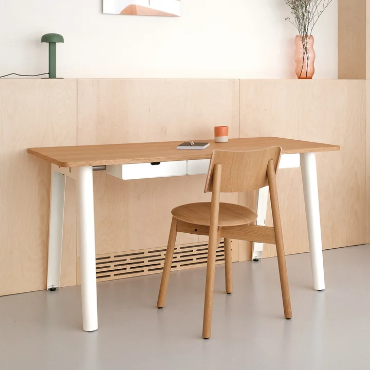TipToe - NEW MODERN Desk with shades