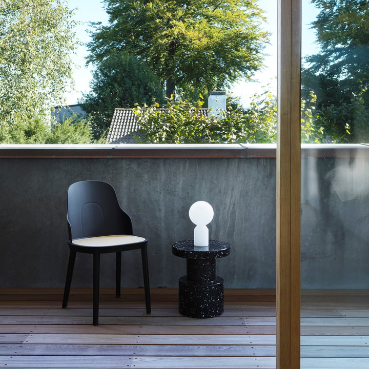 Yo LED table lamp with rechargeable battery from Normann Copenhagen