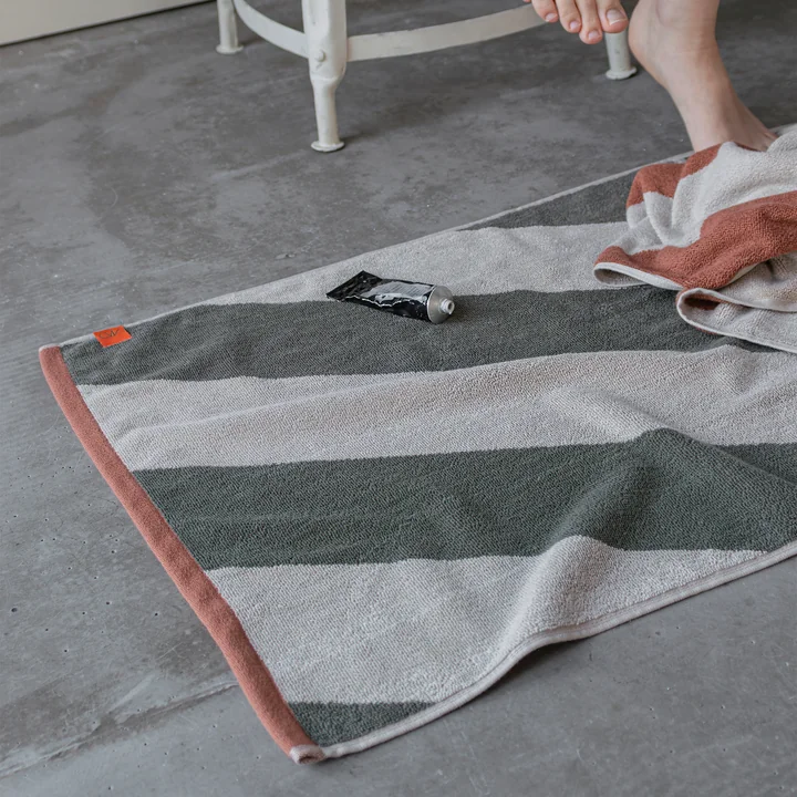 Mette Ditmer - Diagonal bath mat, 50 x 80 cm, dark olive
