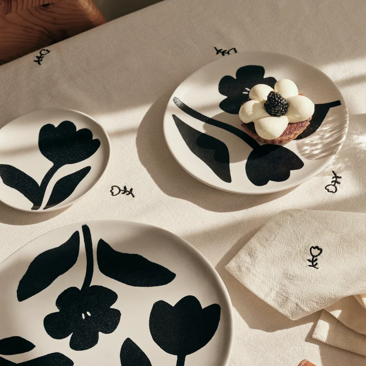 Broste Copenhagen - Mai Tablecloth, black / off-white